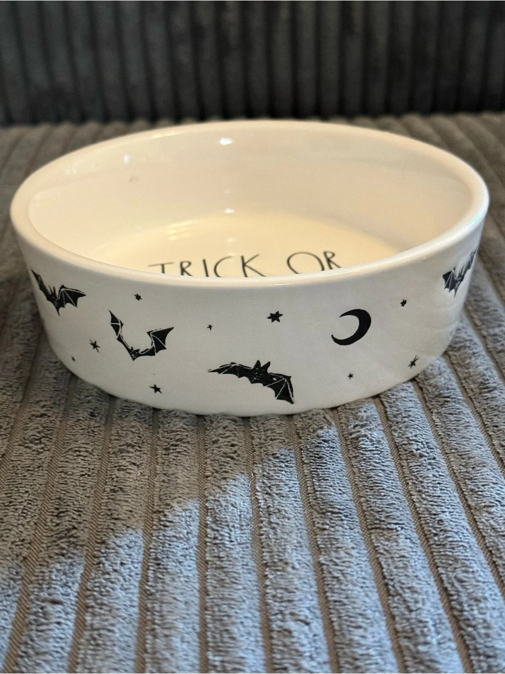 Rae Dunn White Ceramic Cat 🐈‍⬛ Bowl w/ Halloween Pattern ‘Trick Or Treat’ NWT